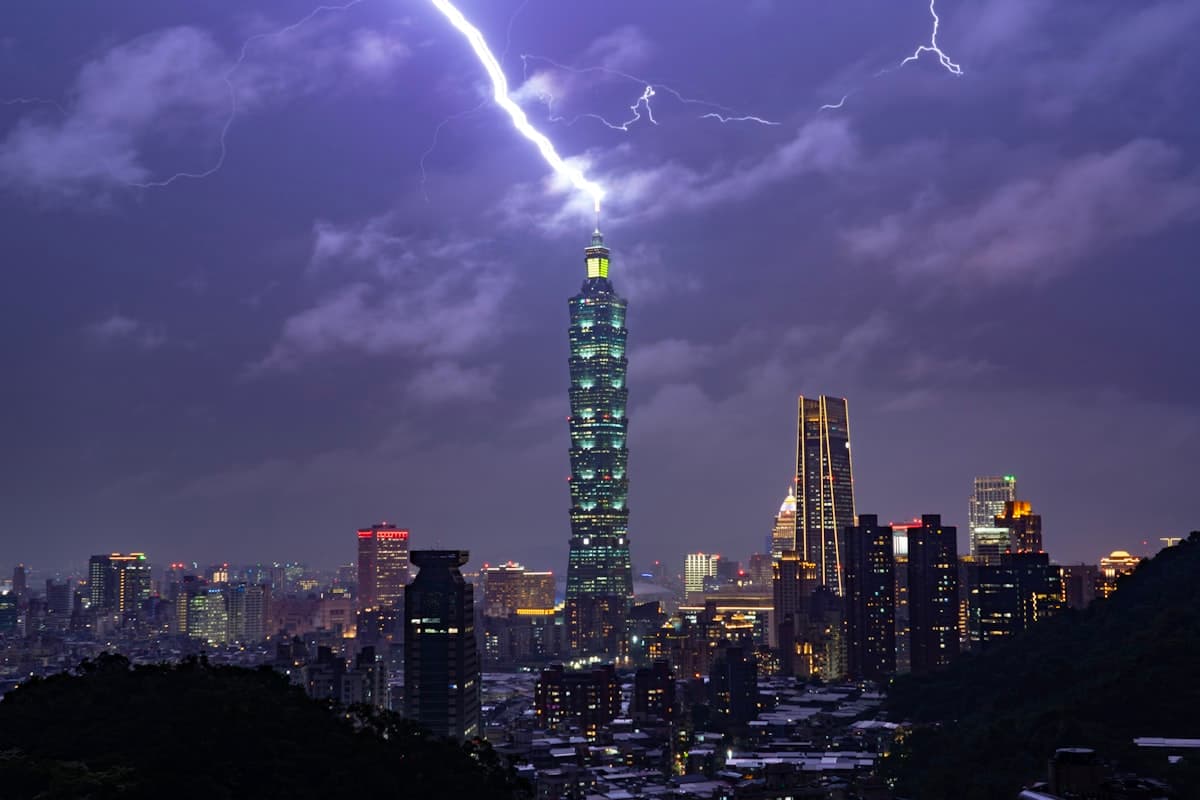 台湾旅行で変換プラグは必要?コンセントの形状や電圧の違いを徹底解説