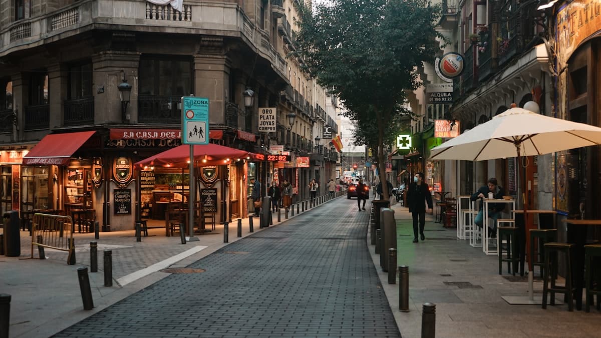 スペインの治安は安全?旅行前に知っておくべき注意点と防犯対策を徹底解説